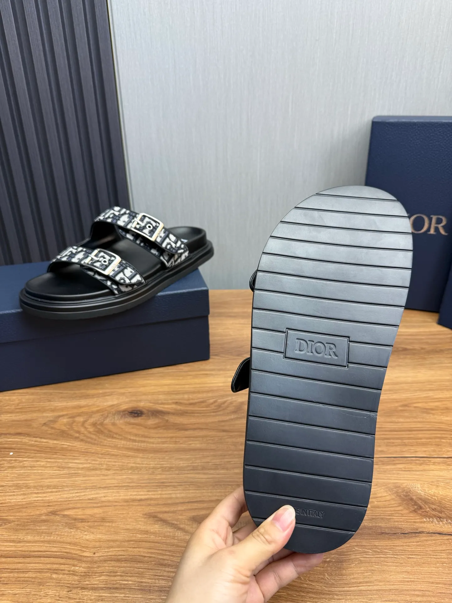 Men's shoes 💰300💰 Dior. Men's slippers 🩴Official website 1:1 production 38-45 yards 45 46 🉑️Customized original material shipped✅